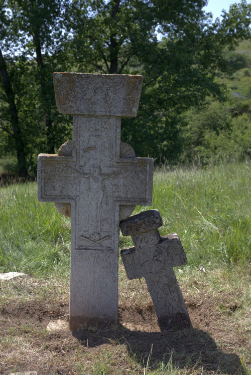 Cruce latină | Fințești