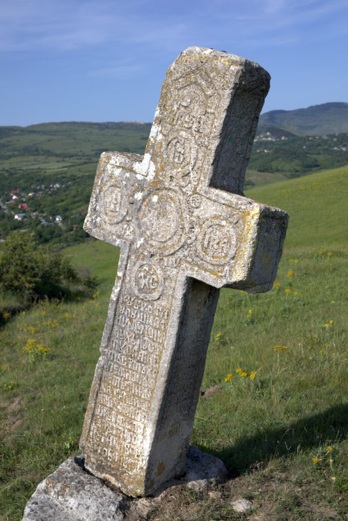 Cruce latină | Fințești