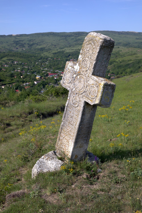 Cruce latină | Fințești