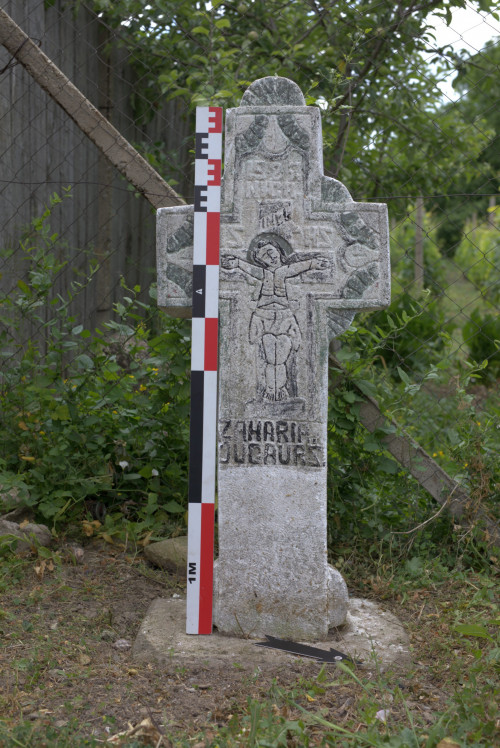 Cruce latină | Năeni