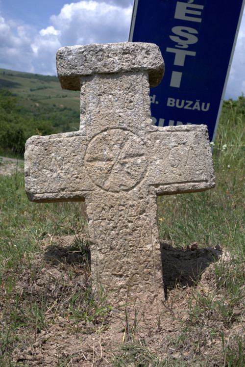 Cruce latină | Fințești