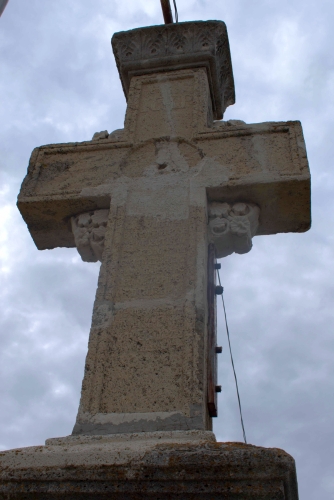 Crucea Domnitorului | Cruce latină | Meliceşti