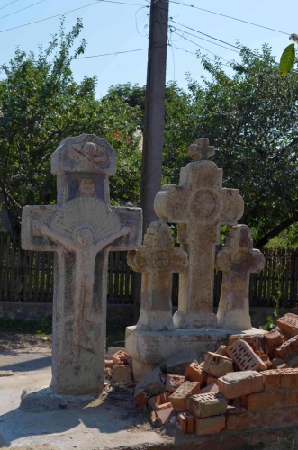 Treflată, cruce cu pui | Călugăreni